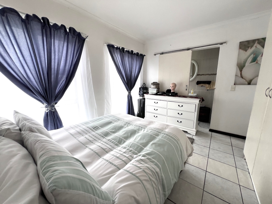 To Let 1 Bedroom Property for Rent in Parklands Western Cape